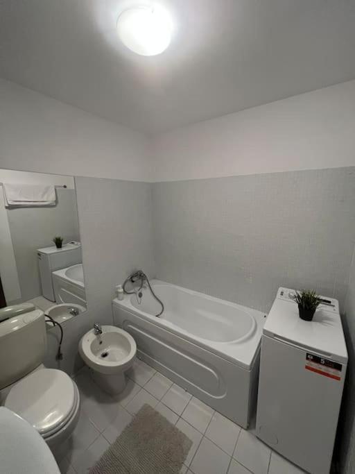 Lovely Apartment In Villa In Bucureşti Eksteriør bilde